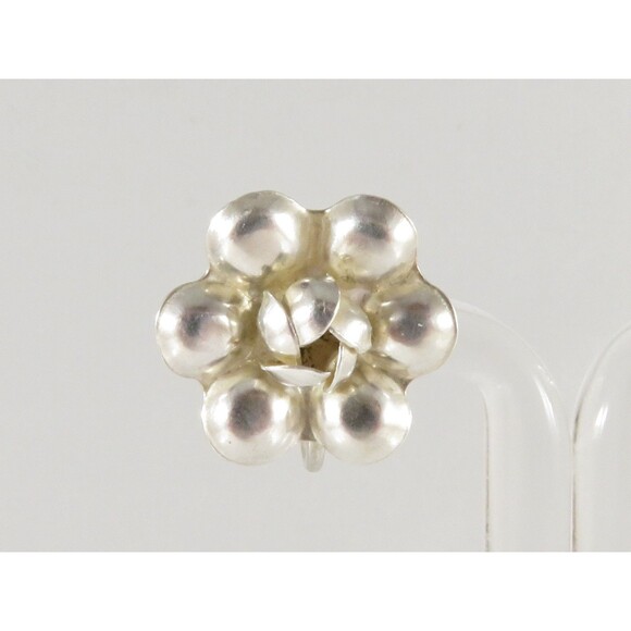 Sterling Silver Repousse Flower Earrings Screw Back Vintage Artisan Style - Picture 2 of 6